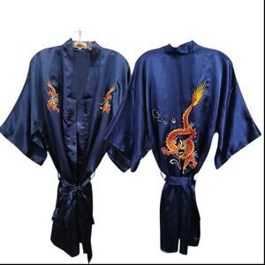 Vintage Asian 100% SILK Robe Kimono Sz S Embroidered Dragon Fire Smoking Orient